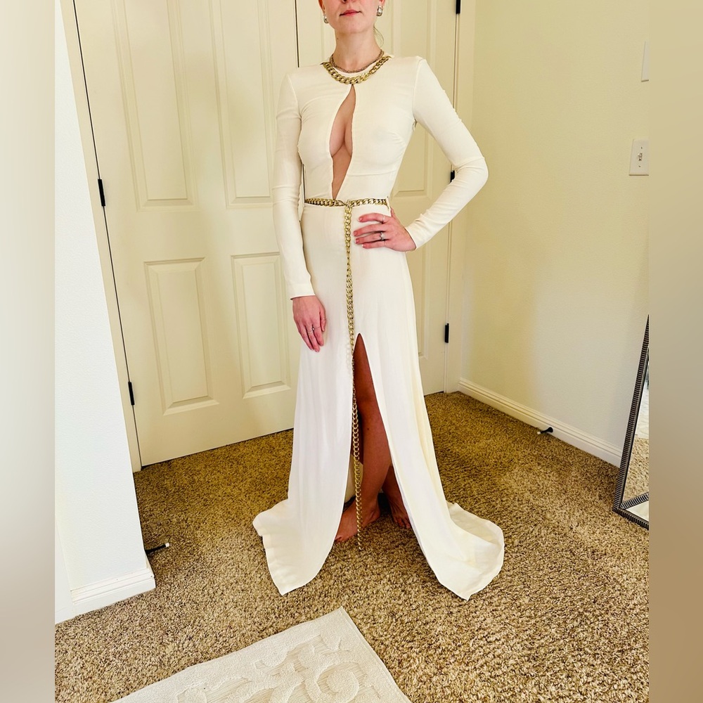 Vintage 2006 Alexander McQueen Documented White Silk Chain Plunge High-Slit Gown - Picture 10 of 10